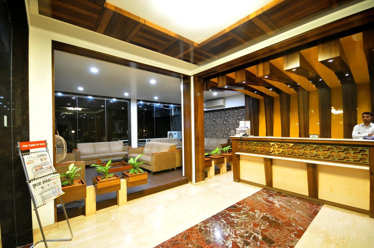 Hotel Surabhi Regency Anand Exterior photo
